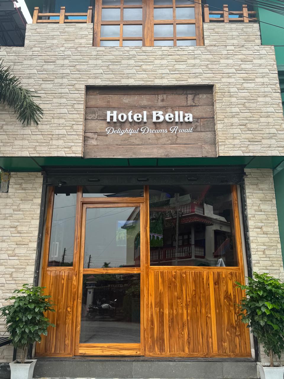 Hotel Bella - Storefront